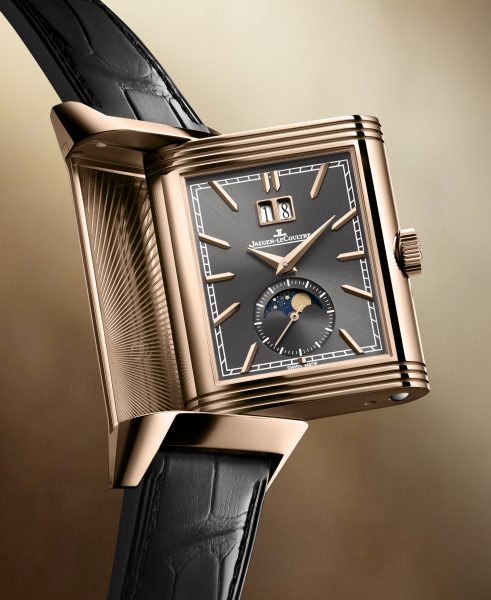 2025 Q71125E1 REVERSO TRIB NONANTIEME CLOSEUP1 ADOBE98 4 5