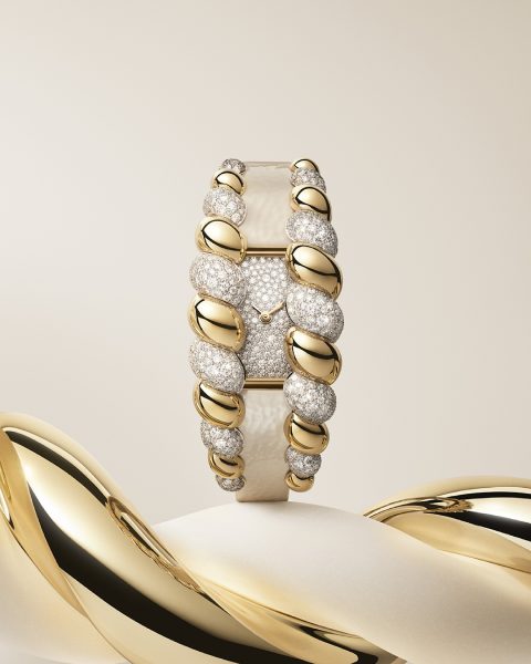 The Tressage watch with its sculptural form is a true work of art 1