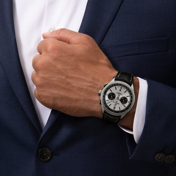 ab0118221g1p1-premier-b01-chronograph-42-on-wrist (1)